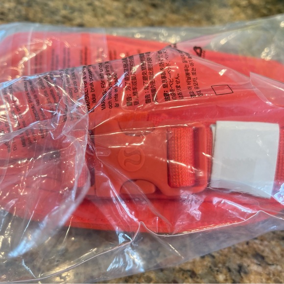 NWT Lululemon Red Mini Belt bag .7L size , solar orange / white - Picture 9 of 16